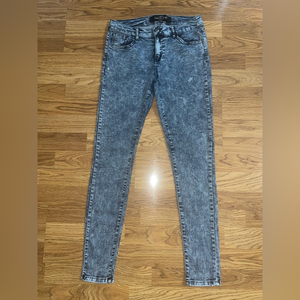 Ultra Soft Knit Stone Wash Denim Skinny Jeans Women’s Size 4 Stretchy